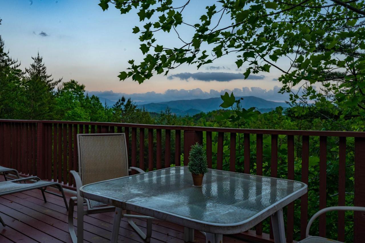 Private Mountain Cabin, Hot Tub Escape In The Smokies, With The View Sevierville Zewnętrze zdjęcie